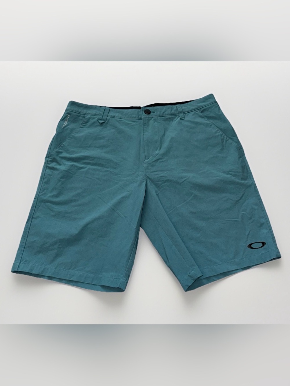 Oakley Men’s Hybrid Performance Golf Shorts Teal Stretch Flat Front Quick Dry 36